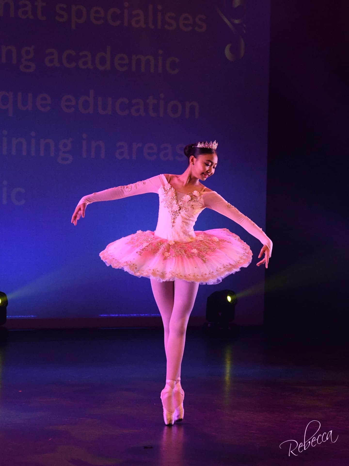 SDS Griffith dancers