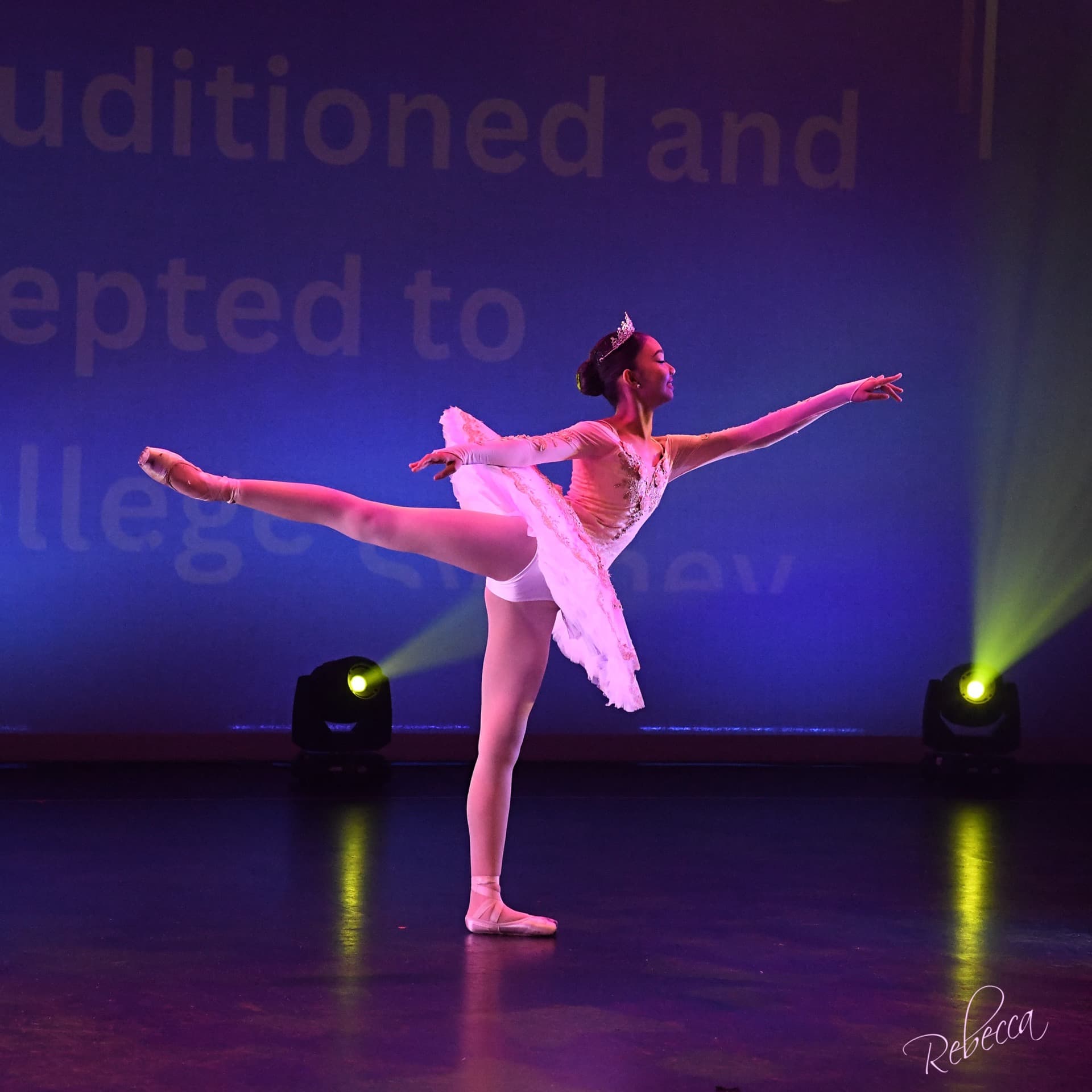 SDS Griffith dancers